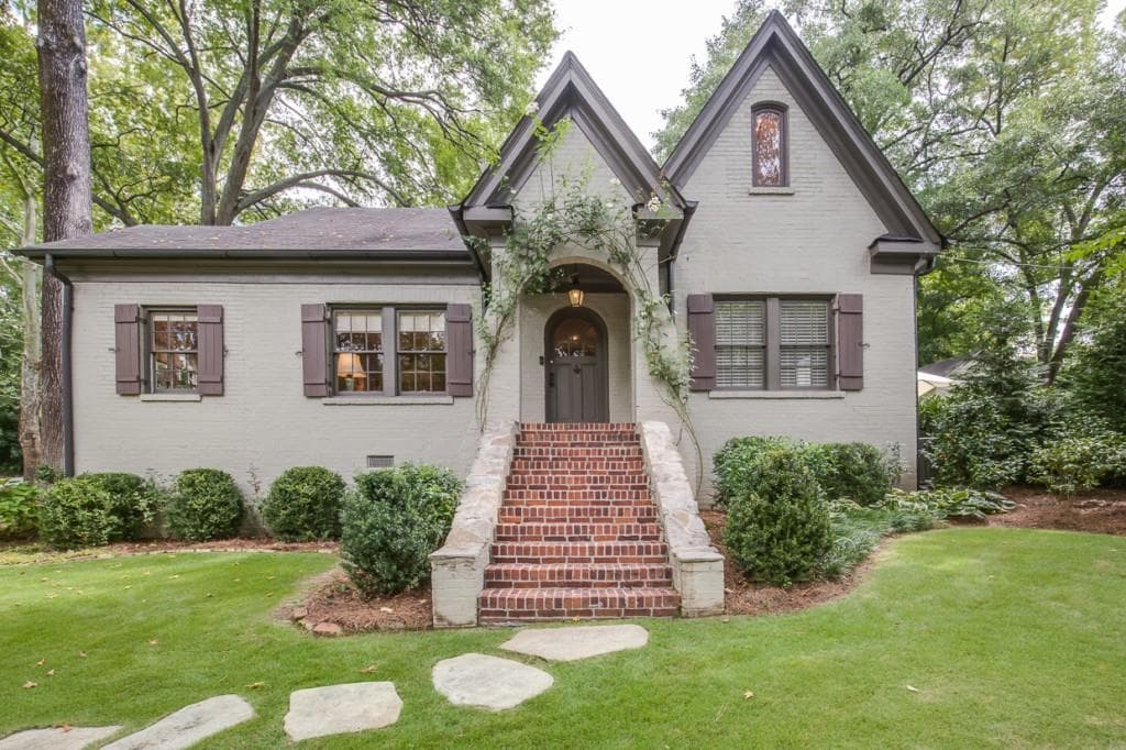 3 bedroom, 2,200 sq ft single family residence sold at 2030 Fairhaven Circle, Atlanta, GA 30305