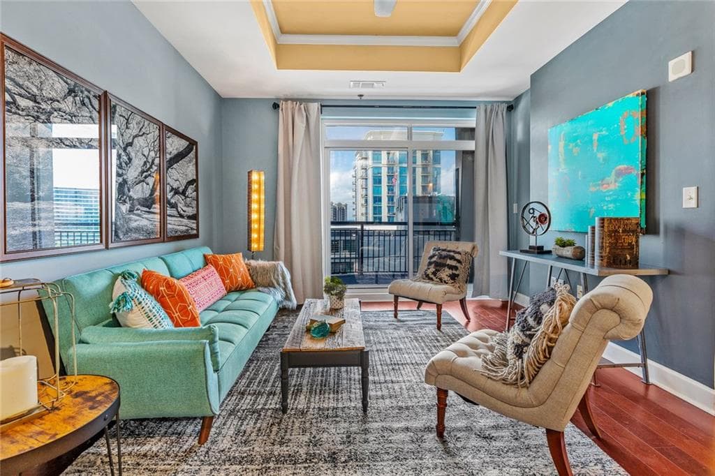 1 bedroom, 869 sq ft condominium sold at 325 E Paces Ferry Road 1709, Atlanta, GA 30305
