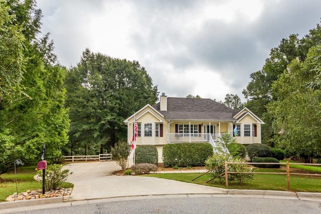 4 bedroom, 1,776 sq ft single family residence sold at 42 PARADISE Cove, Douglasville, GA 30134