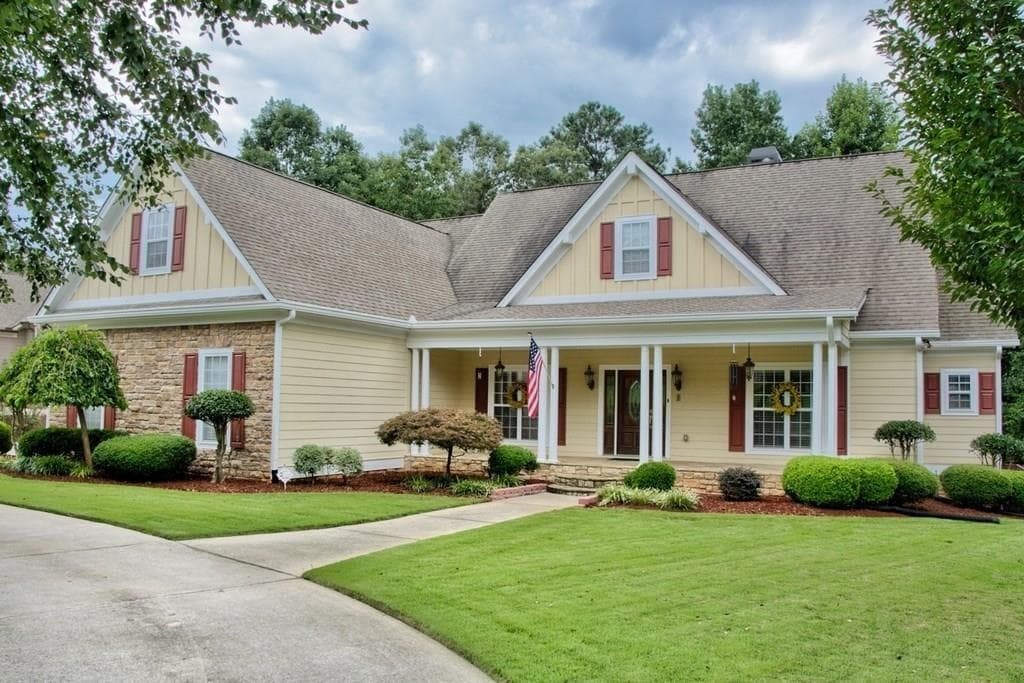 3 bedroom, 4,846 sq ft single family residence sold at 8545 NOLANDWOOD Lane, Villa Rica, GA 30180