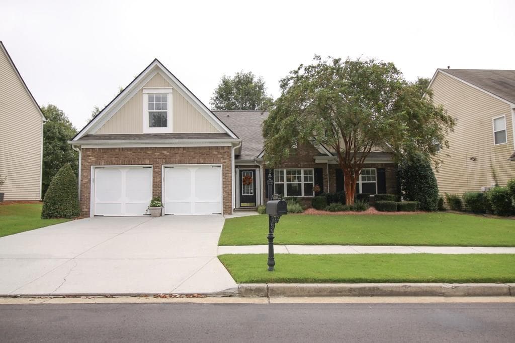 4 bedroom, 1,912 sq ft single family residence sold at 2543 Walnut Tree Lane Lane, Buford, GA 30519