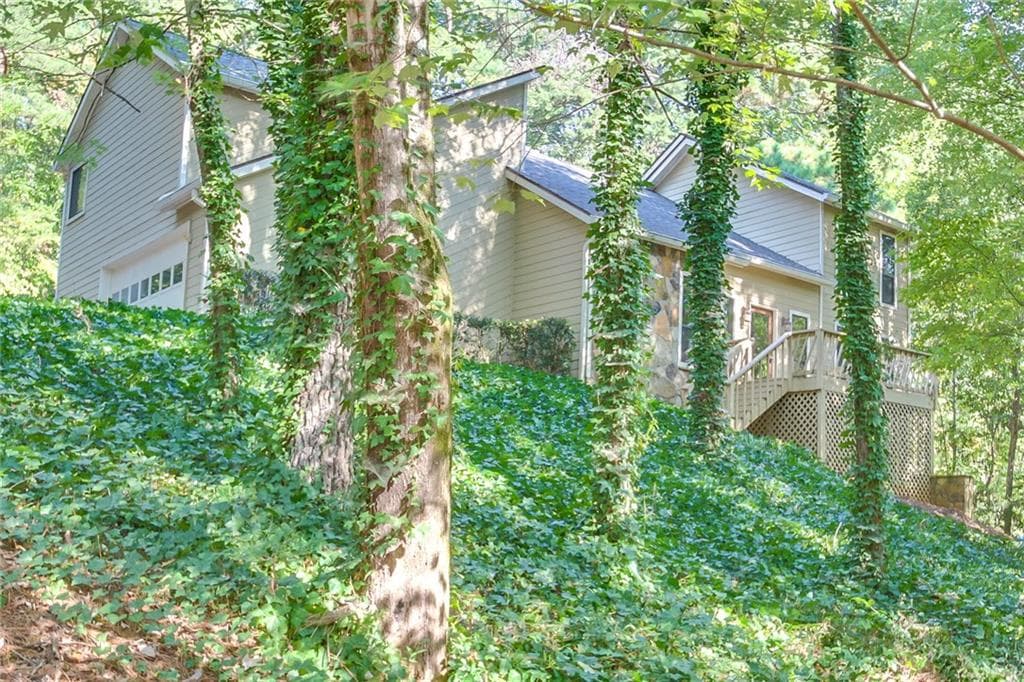 5 bedroom, 4,200 sq ft single family residence sold at 3435 Johnson Ferry Road, Roswell, GA 30075