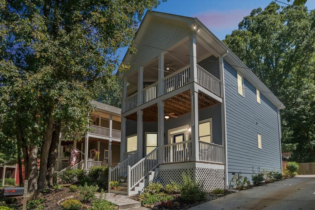 3 bedroom, 2,172 sq ft single family residence sold at 2289 Thomas Road, Atlanta, GA 30318