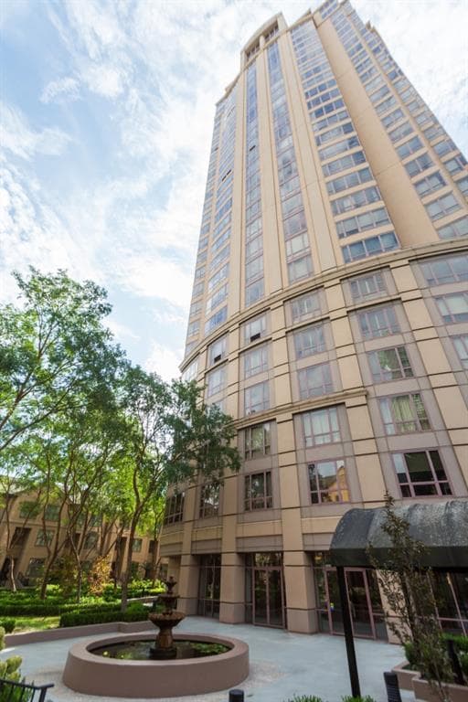 2 bedroom, 1,473 sq ft condominium sold at 3475 Oak Valley Road 230, Atlanta, GA 30326