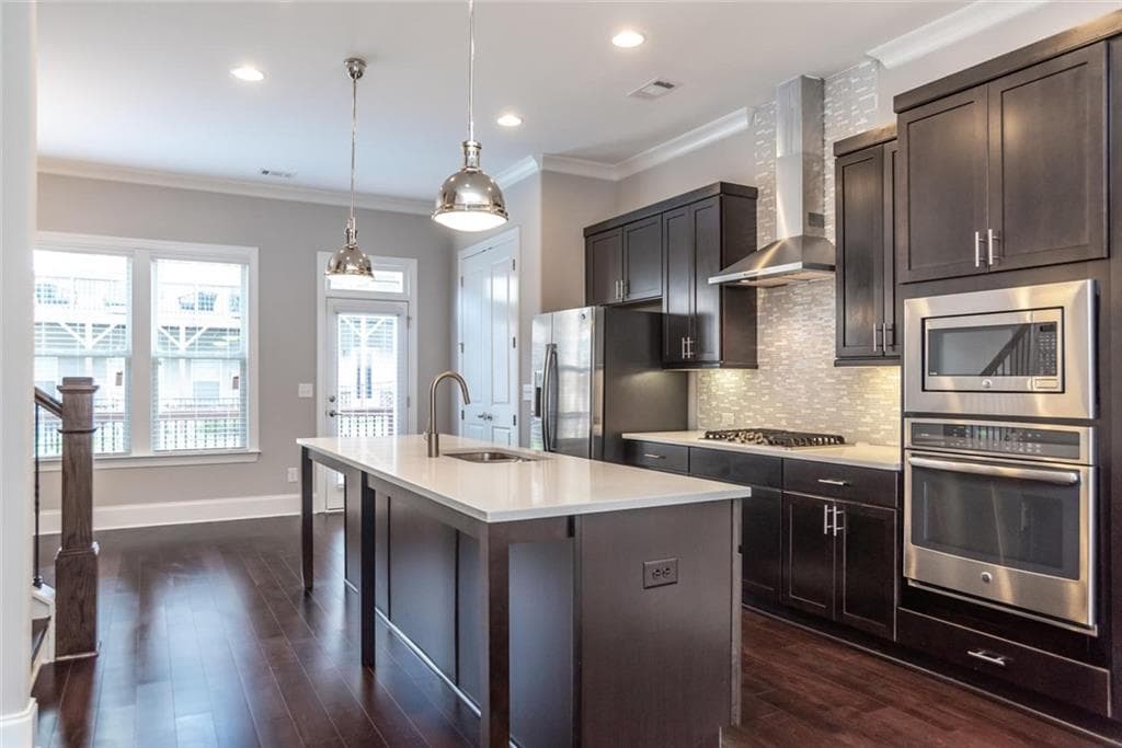 3 bedroom, 2,213 sq ft townhouse sold at 2147 Coventry Drive, Brookhaven, GA 30319