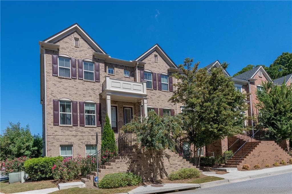 3 bedroom, 2,200 sq ft townhouse sold at 2631 Portbury Place, Atlanta, GA 30329