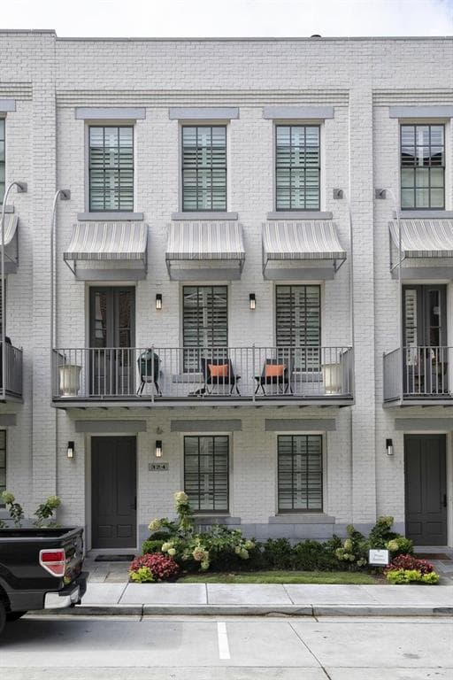 3 bedroom, 2,278 sq ft townhouse sold at 324 Stonemont Drive 20, Atlanta, GA 30305
