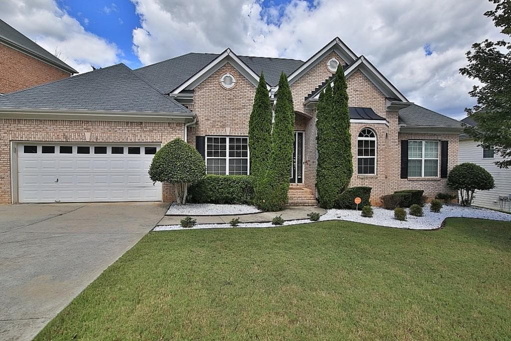 5 bedroom, 2,214 sq ft single family residence sold at 2632 Ozella Place, Atlanta, GA 30331