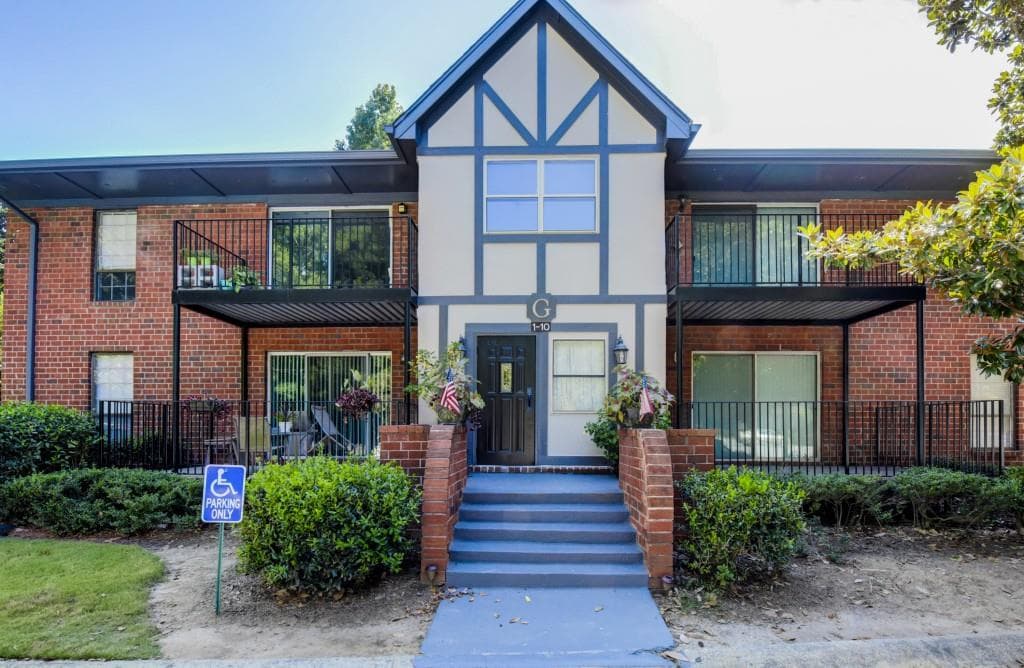 1 bedroom, 797 sq ft condominium sold at 6851 Roswell Road G10, Sandy Springs, GA 30328