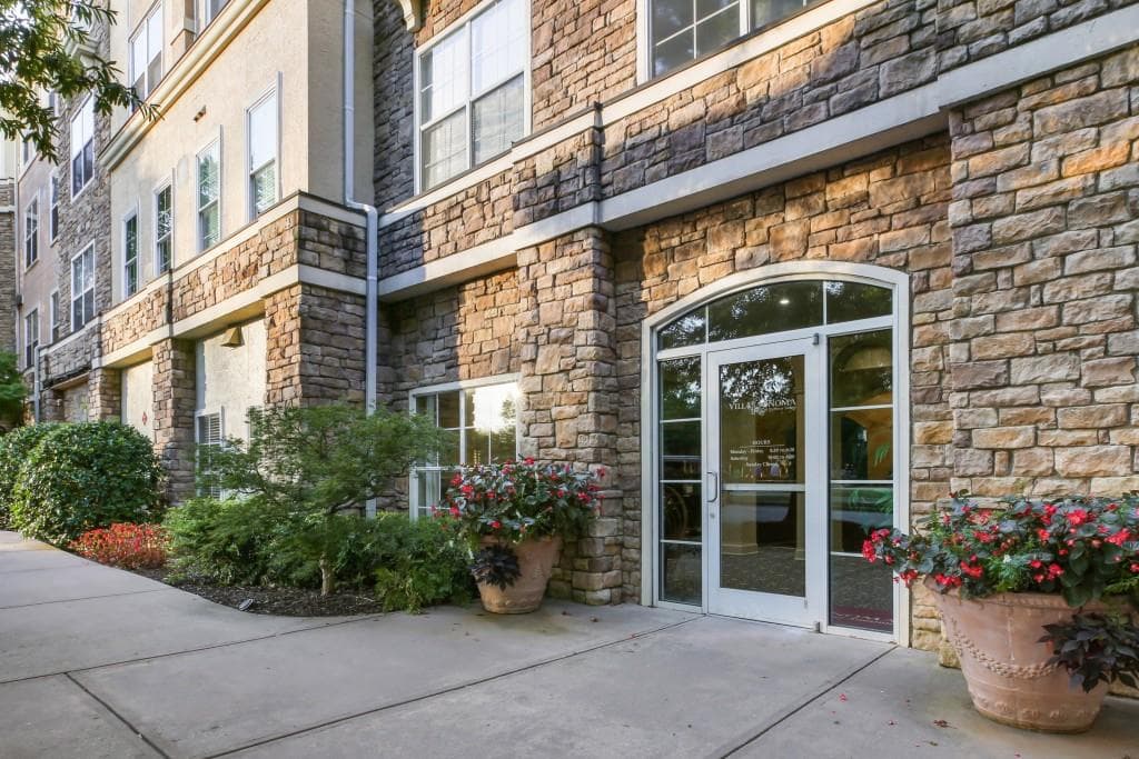 2 bedroom condominium sold at 10 Perimeter Summit Boulevard 4332, Brookhaven, GA 30319