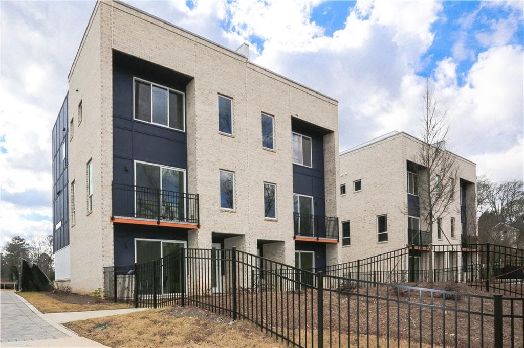 3 bedroom, 2,359 sq ft townhouse sold at 1597 ROCK DAM Drive 6, Atlanta, GA 30317