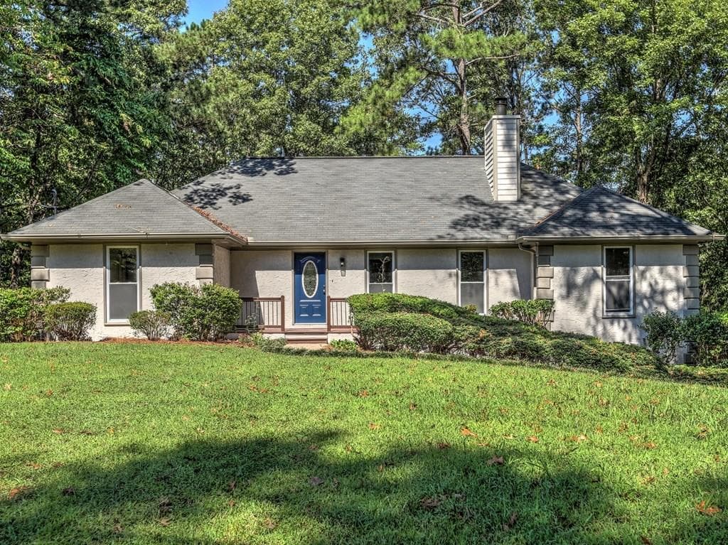 3 bedroom, 1,820 sq ft single family residence sold at 703 Allatoona Lane, Woodstock, GA 30189