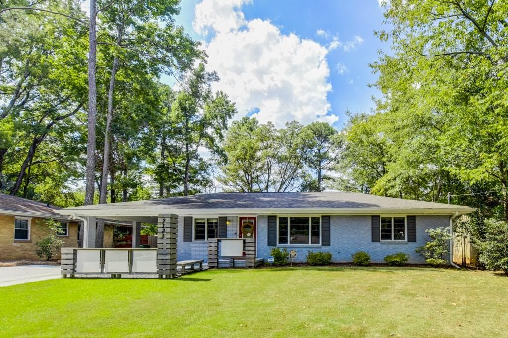 3 bedroom, 1,624 sq ft single family residence sold at 2135 Edgemore Drive, Atlanta, GA 30316