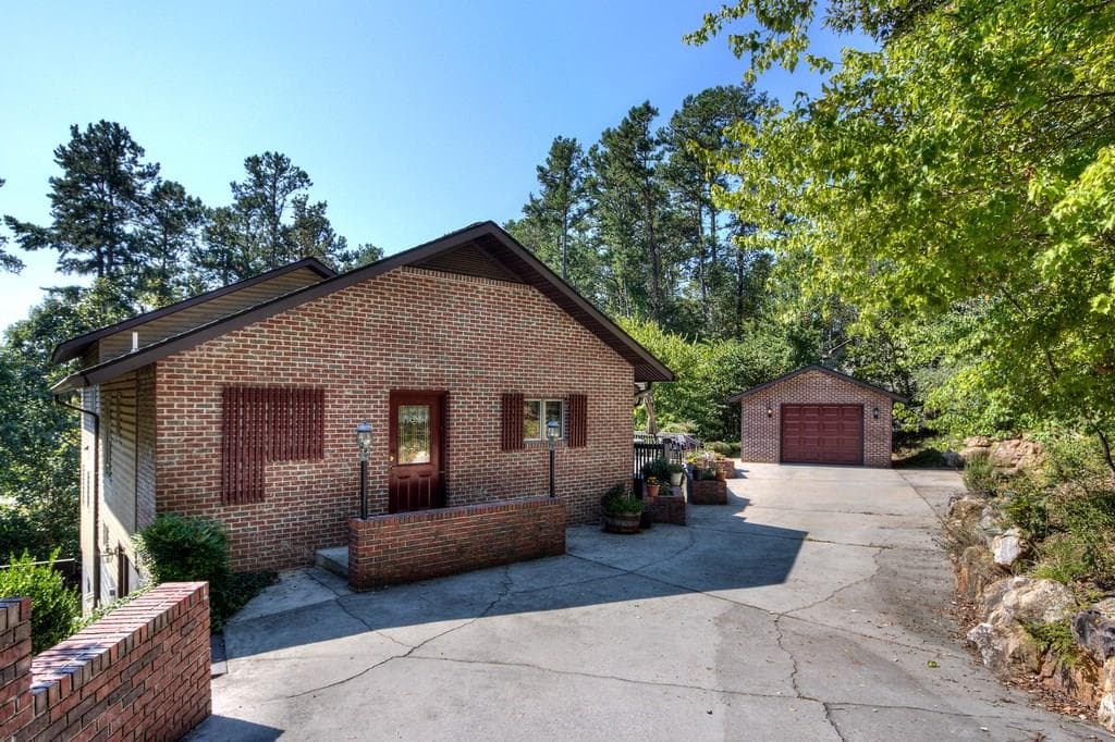 2 bedroom, 1,755 sq ft single family residence sold at 14 WARWICK Way, Rome, GA 30161