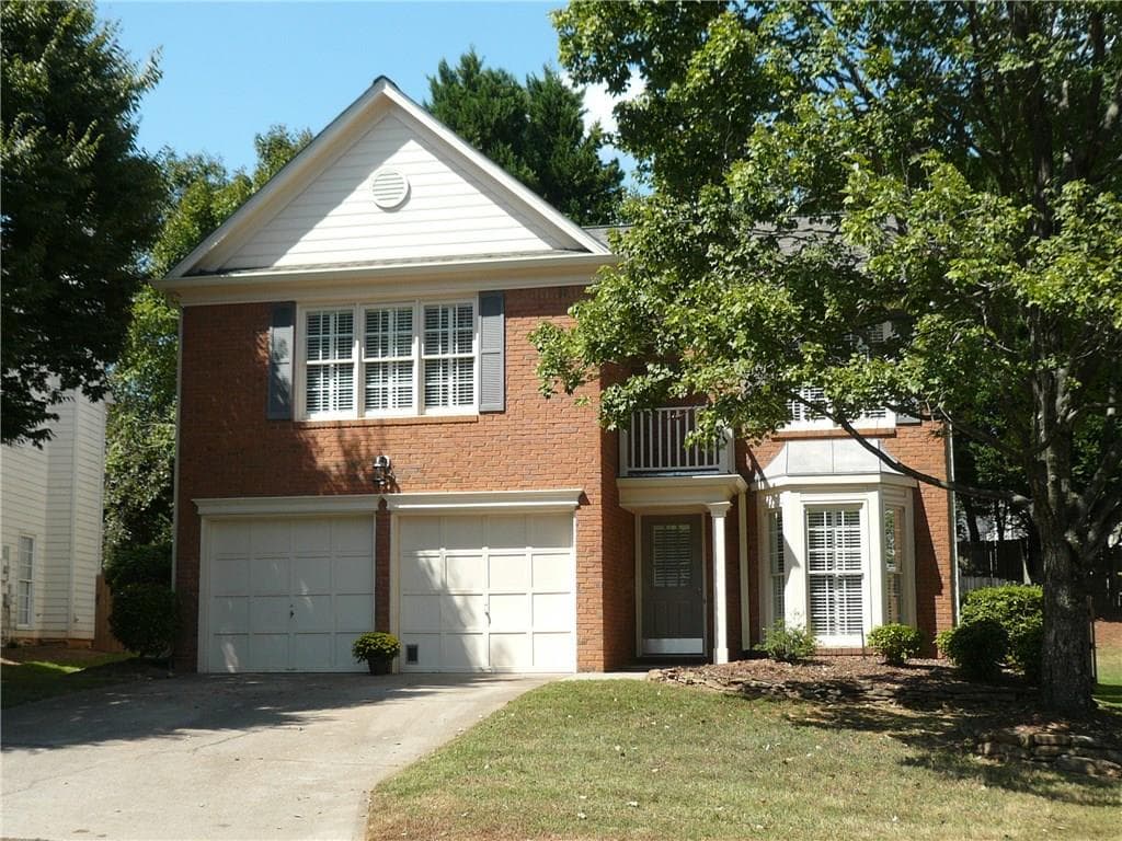 3 bedroom, 1,895 sq ft single family residence sold at 255 Leasingworth Way, Roswell, GA 30075