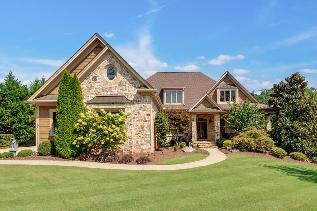 4 bedroom, 5,958 sq ft single family residence sold at 2520 FLINT CREEK Drive, Cumming, GA 30041