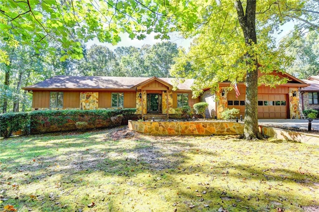 4 bedroom, 1,926 sq ft single family residence sold at 570 Upper Hembree Road, Roswell, GA 30076