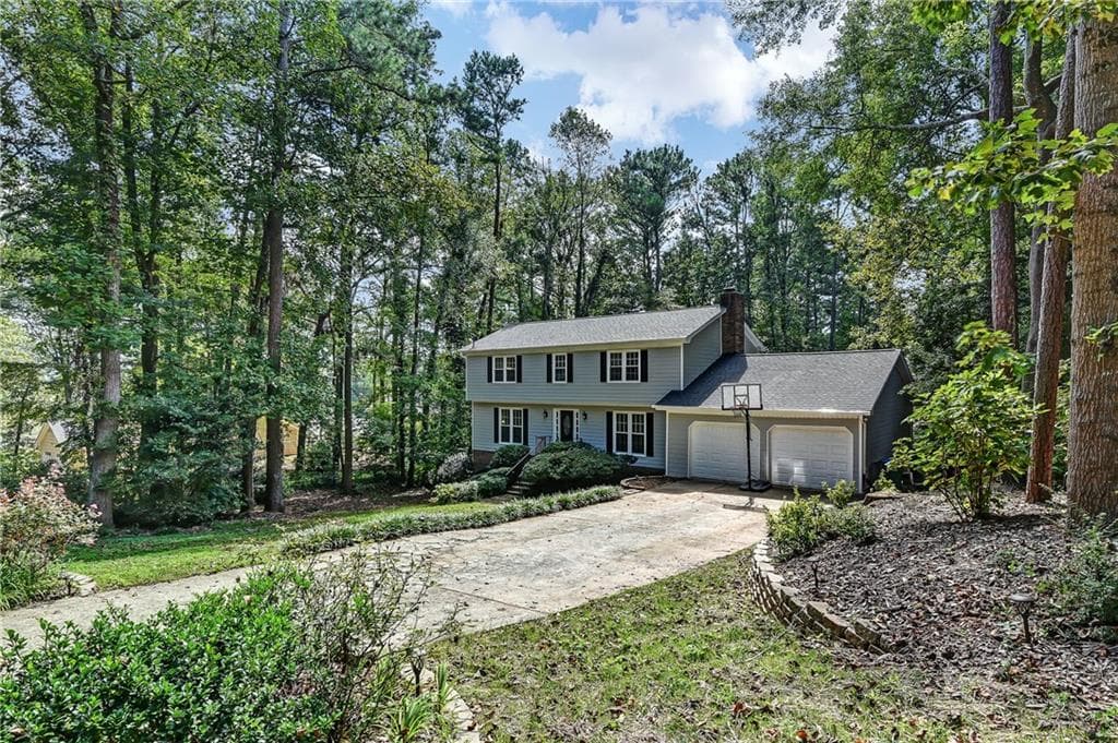 5 bedroom, 3,526 sq ft single family residence sold at 4728 Saint Moritz Drive, Lilburn, GA 30047