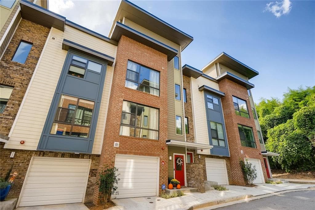 3 bedroom, 1,995 sq ft townhouse sold at 959 Moda Drive, Atlanta, GA 30316