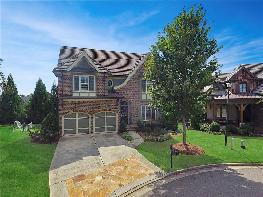 5 bedroom, 5,185 sq ft single family residence sold at 2580 Hillandale Circle, Cumming, GA 30041