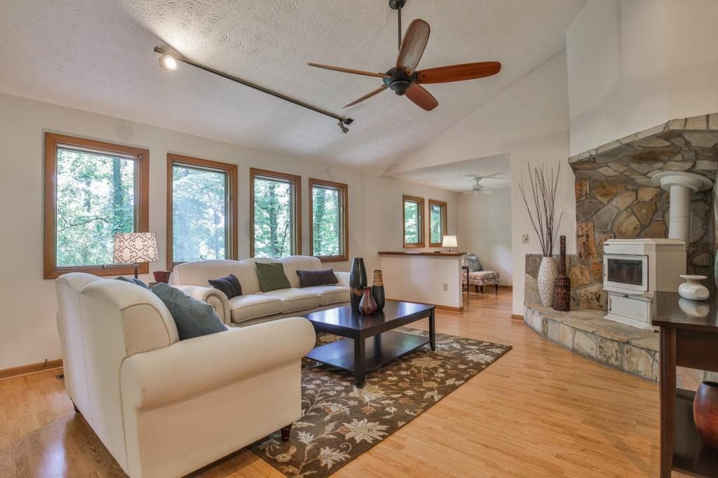 3 bedroom, 2,495 sq ft single family residence sold at 1136 Clifton Road, Atlanta, GA 30307