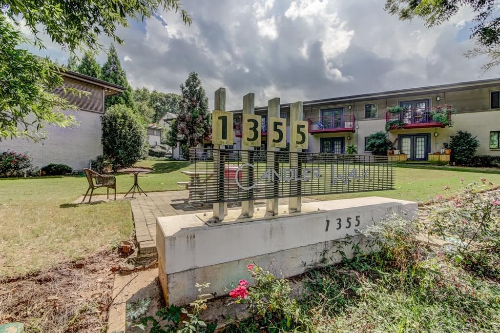 1 bedroom, 529 sq ft condominium sold at 1355 Euclid Avenue B27, Atlanta, GA 30307