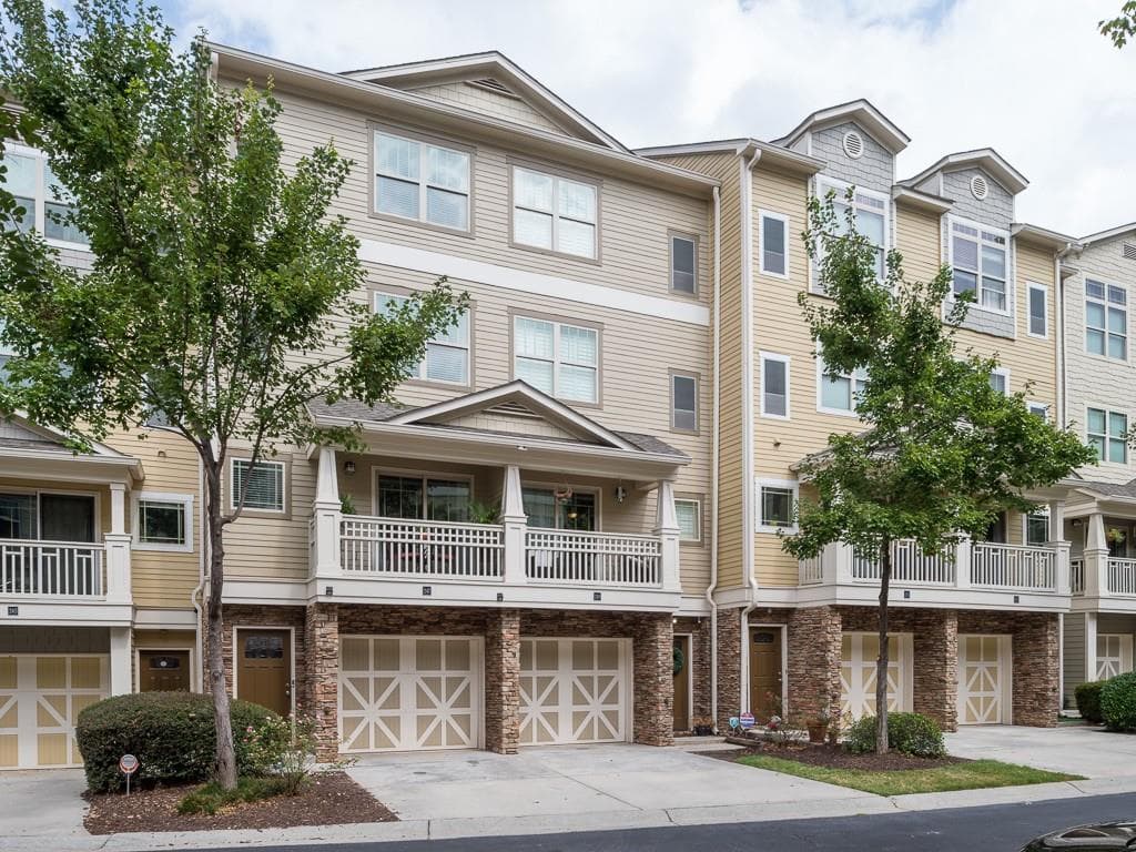 2 bedroom, 1,281 sq ft townhouse sold at 221 Semel Circle 247, Atlanta, GA 30309
