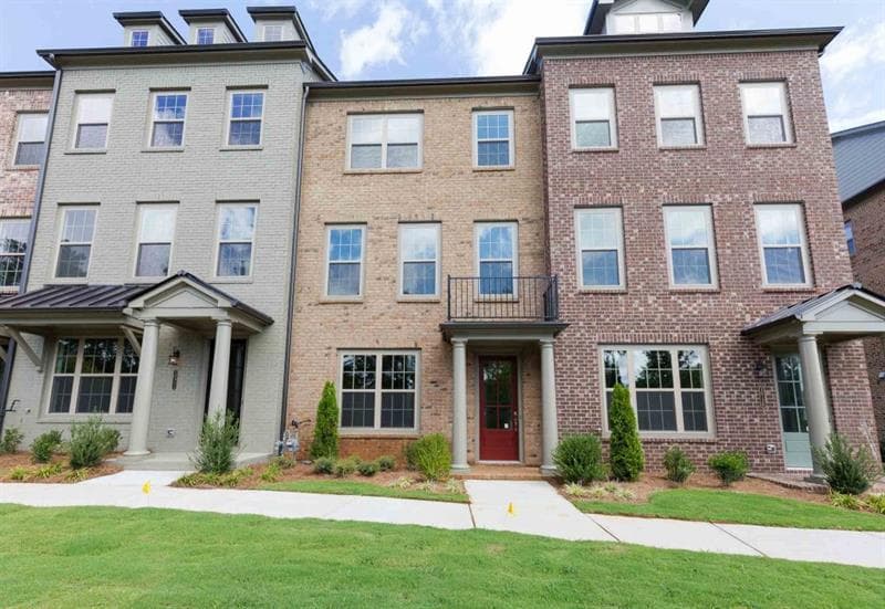 3 bedroom, 2,025 sq ft townhouse sold at 10116 Windalier Way, Roswell, GA 30076