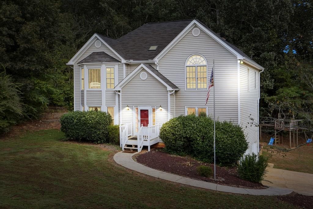 4 bedroom, 3,661 sq ft single family residence sold at 458 COOLSPRINGS Trail, Woodstock, GA 30188