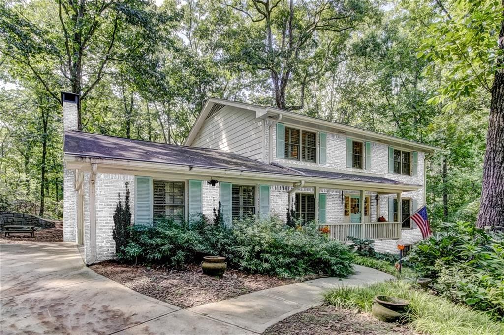 5 bedroom, 2,574 sq ft single family residence sold at 420 Heritage Way, Atlanta, GA 30328