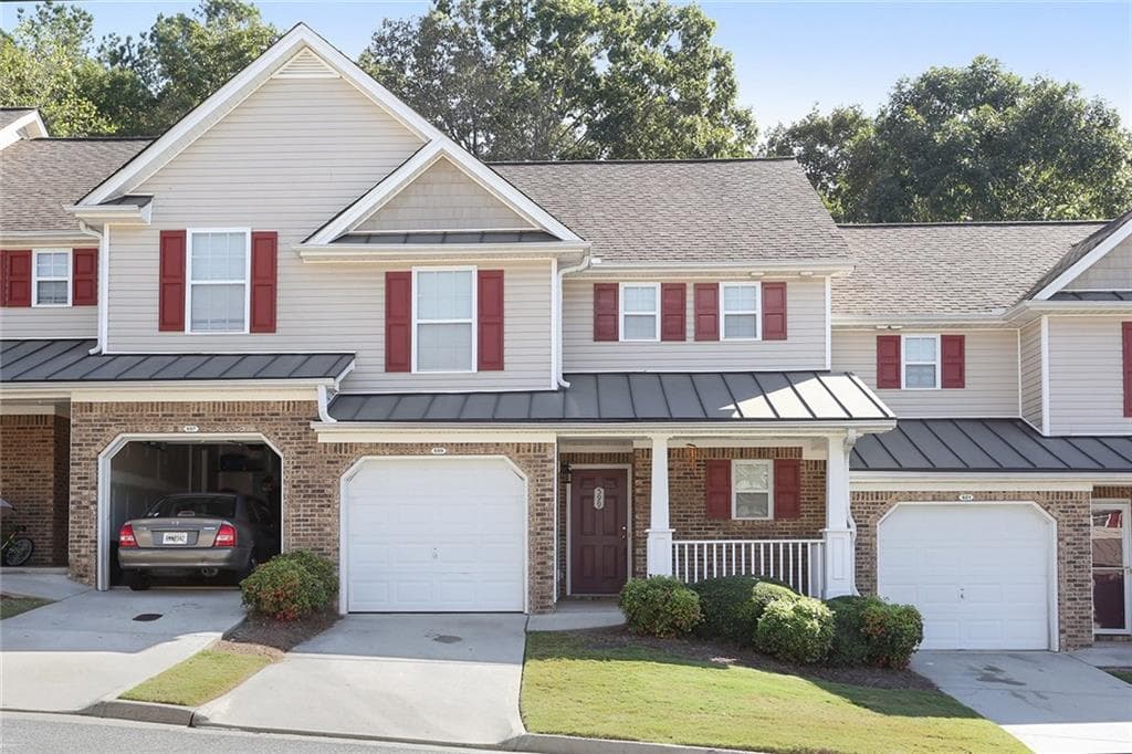 2 bedroom, 1,411 sq ft townhouse sold at 599 Fox Creek Crossing, Woodstock, GA 30188