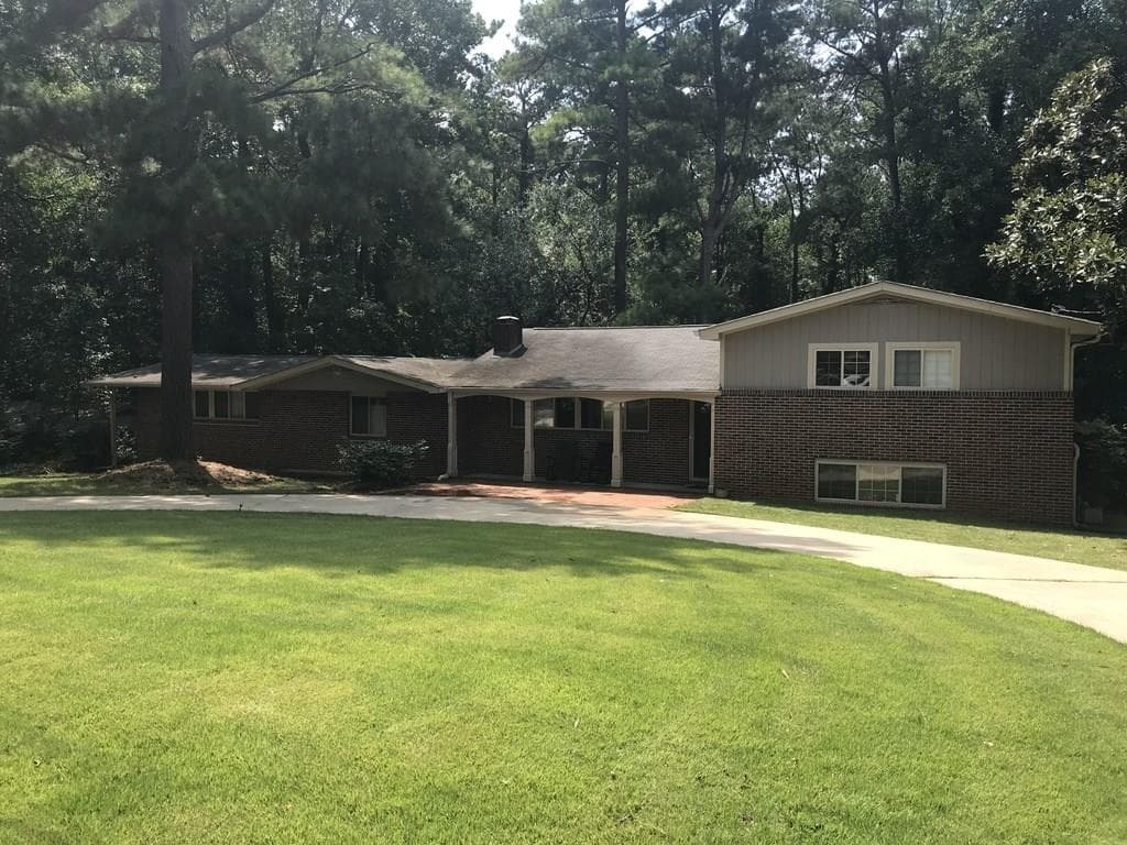 5 bedroom, 3,240 sq ft single family residence sold at 8989 MYRTLE Drive, Douglasville, GA 30134