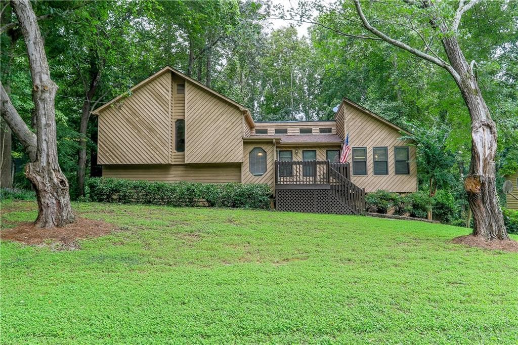 4 bedroom, 2,472 sq ft single family residence sold at 525 Magnolia Drive, Woodstock, GA 30188