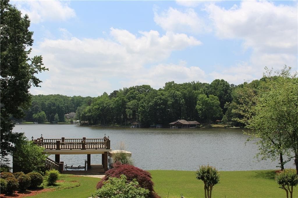 5 bedroom, 9,839 sq ft single family residence sold at 2317 Forest Drive, Jonesboro, GA 30236