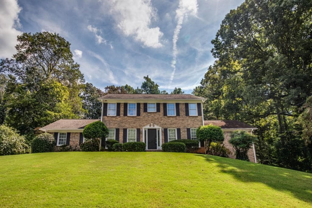 1751 Dunridge Court, Dunwoody, GA 30338 — most recent listing photo