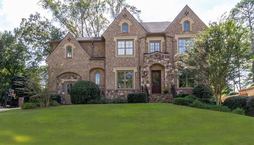 6 bedroom, 7,358 sq ft single family residence sold at 2248 Oakawana Drive, Atlanta, GA 30345