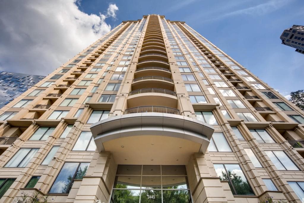 3 bedroom, 1,868 sq ft condominium sold at 3445 Stratford Road 3603, Atlanta, GA 30326