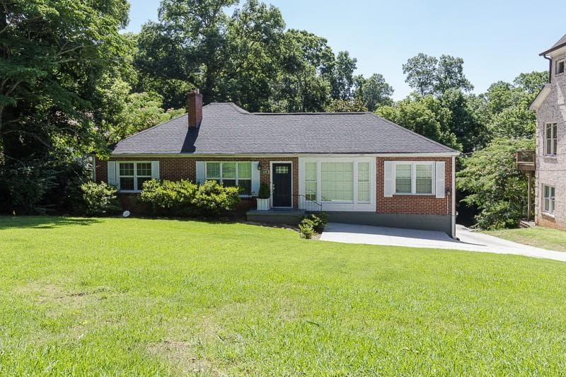 3 bedroom, 1,378 sq ft single family residence sold at 1690 N Druid Hills Road, Brookhaven, GA 30319