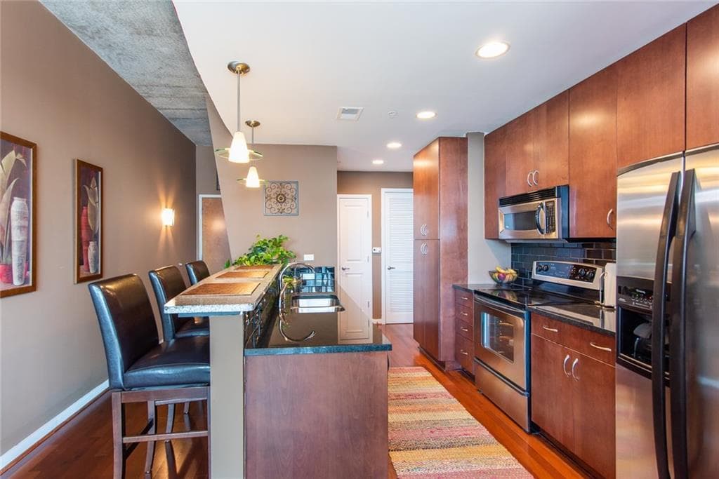1 bedroom, 738 sq ft condominium sold at 860 Peachtree Street 1008, Atlanta, GA 30308