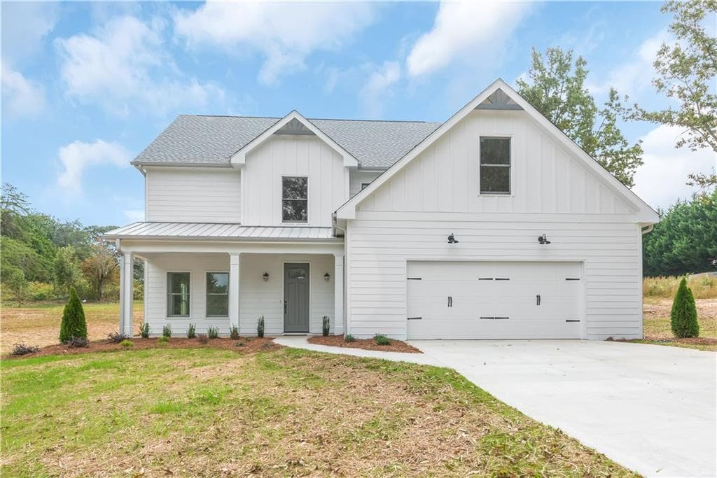 4 bedroom, 3,100 sq ft single family residence sold at 5615 Crow Drive, Cumming, GA 30041
