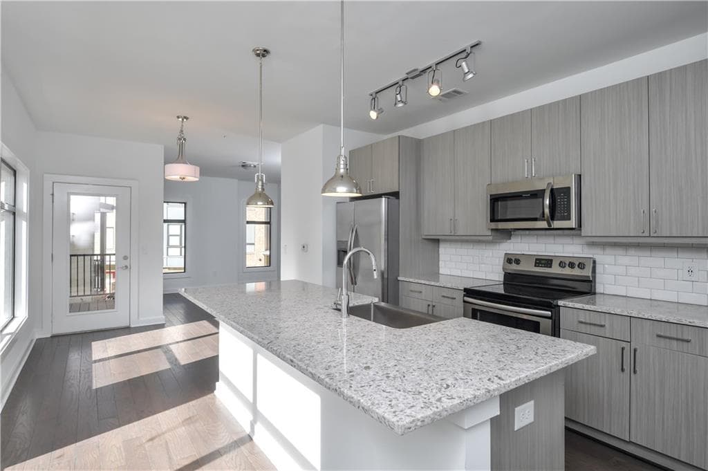 2 bedroom, 1,000 sq ft condominium sold at 47 Moda Lane, Atlanta, GA 30316