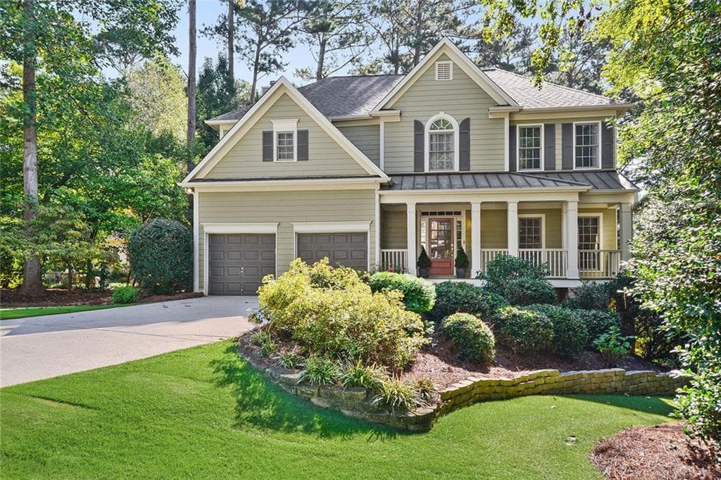 4 bedroom, 3,496 sq ft single family residence sold at 6810 Little Fox Trl Trail, Cumming, GA 30040