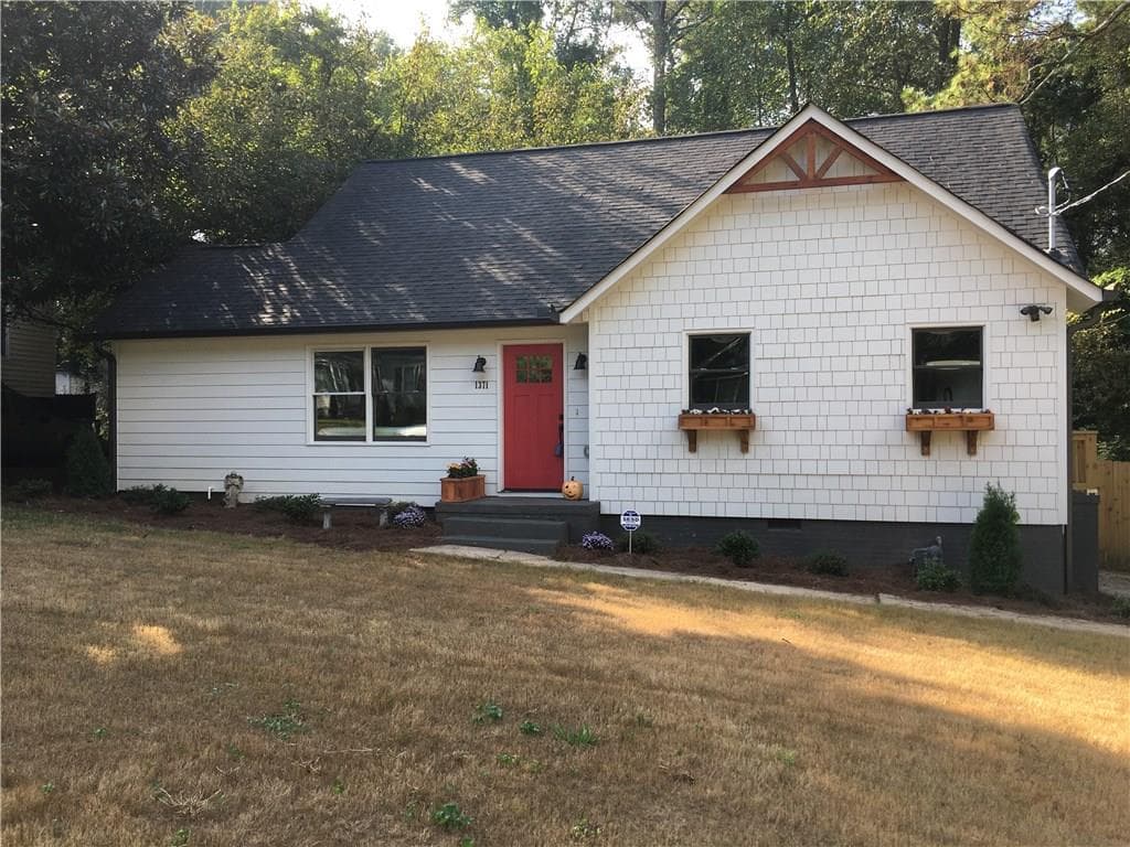 3 bedroom, 1,832 sq ft single family residence sold at 1371 Lochland Road, Atlanta, GA 30316