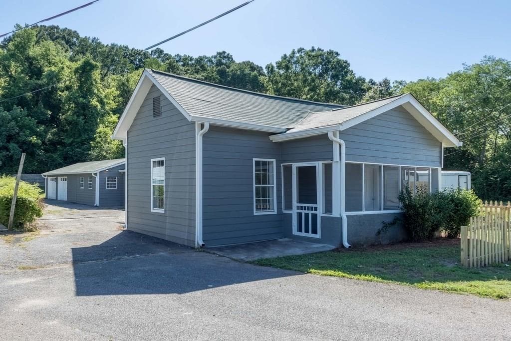 270 N Erwin Street, Cartersville, GA 30120 — most recent listing photo