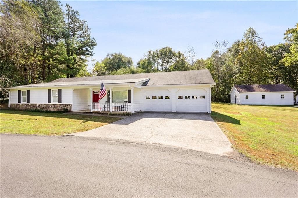 3 bedroom, 1,679 sq ft single family residence sold at 320 Cloud Circle, Canton, GA 30115