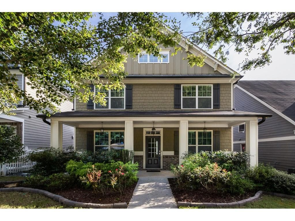 3 bedroom, 2,160 sq ft single family residence sold at 990 Turner Drive, Smyrna, GA 30080