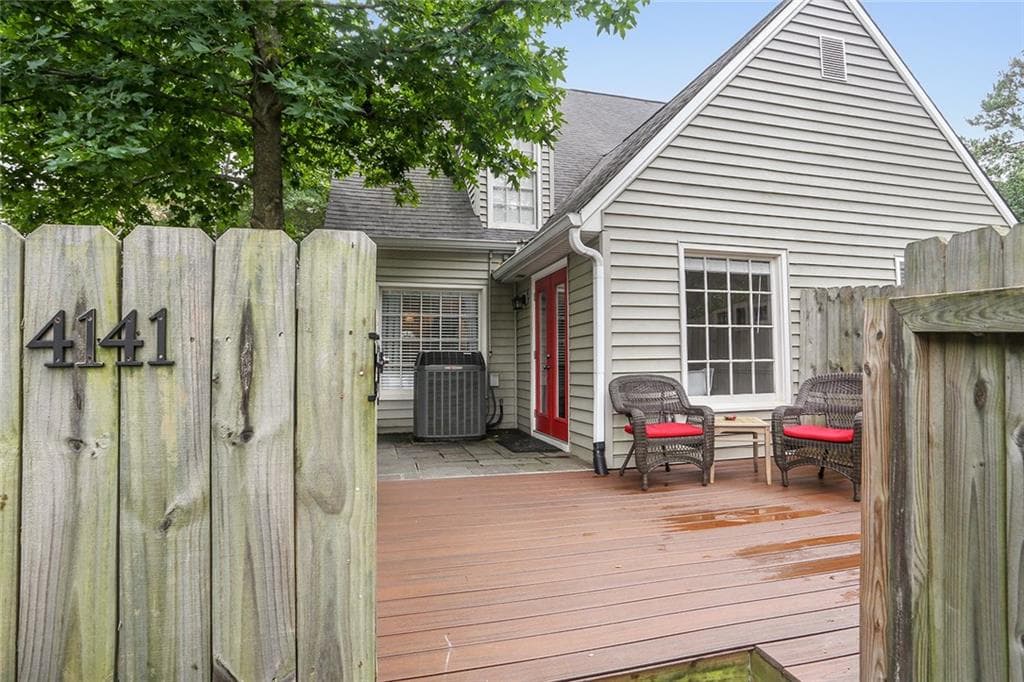4 bedroom, 1,906 sq ft condominium sold at 4141 N Gloucester Place, Chamblee, GA 30341