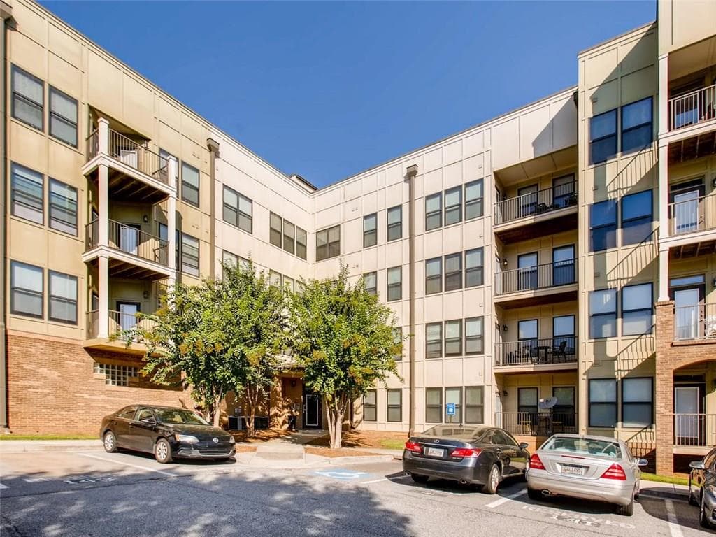2 bedroom, 1,208 sq ft condominium sold at 898 Oak Street 3217, Atlanta, GA 30310