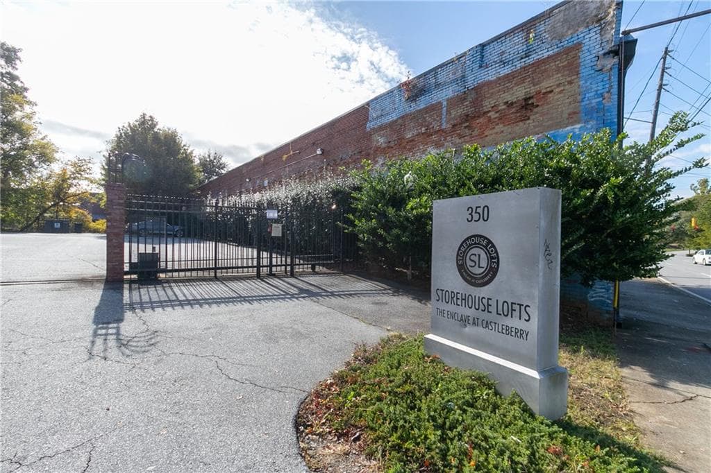 1 bedroom, 906 sq ft condominium sold at 350 Peters Street 1, Atlanta, GA 30313