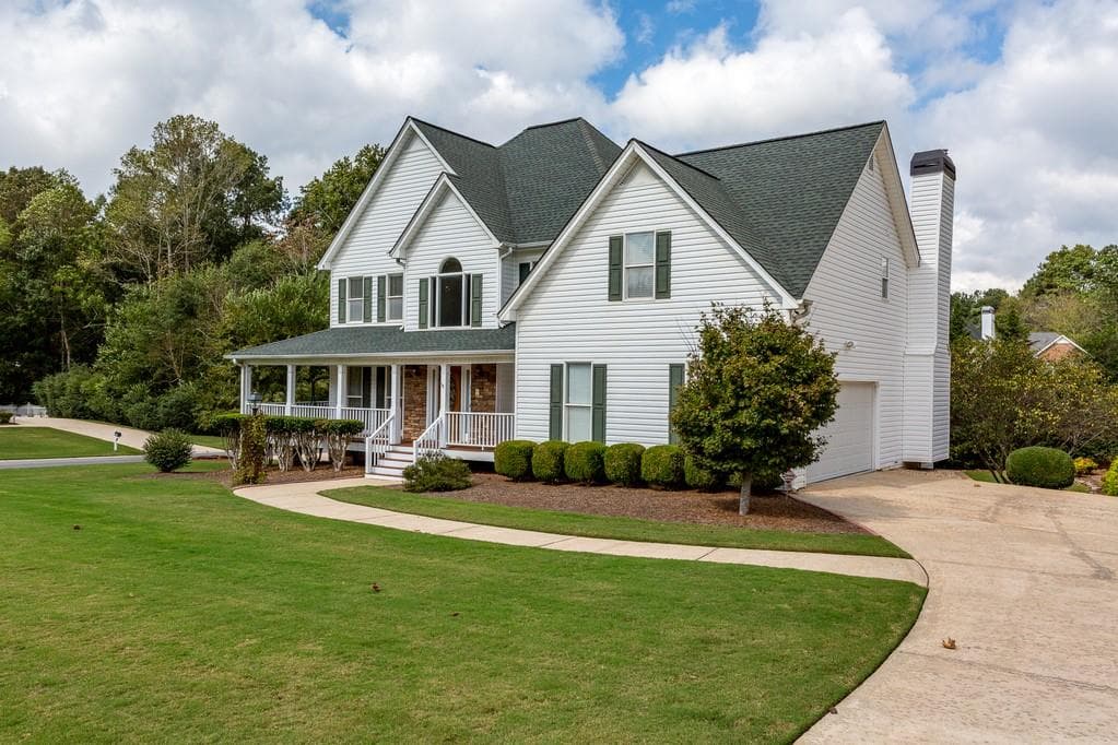 5 bedroom, 3,835 sq ft single family residence sold at 304 SAVANNAH Place, Douglasville, GA 30134